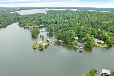 Eagle's View House in Lake Martin