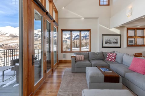 Ascent at Aspen Ridge by Exceptional Stays Villa in Telluride