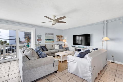 Ohana Retreat by Carolina Beach Realty Apartment in Carolina Beach