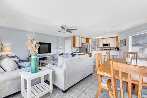 Ohana Retreat by Carolina Beach Realty Apartment in Carolina Beach