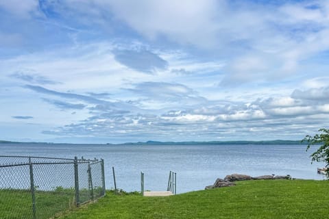 Cottage Retreat Hotel in Malletts Bay