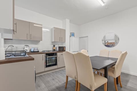 Dining area, kitchen