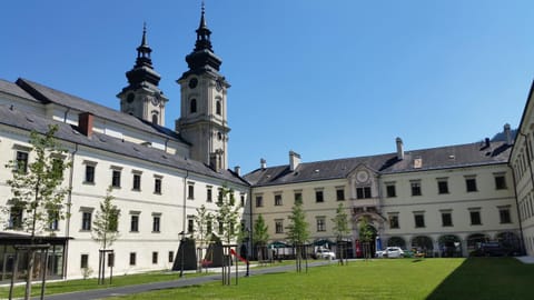 Property building, Facade/entrance, Parking