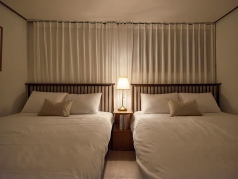 Bed, Bedroom, air conditioner