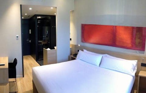 Bed, Bathroom, Bedroom
