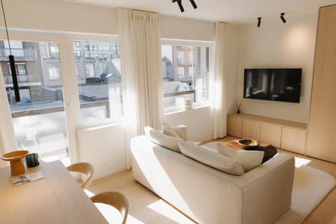 TV and multimedia, Living room, Dining area