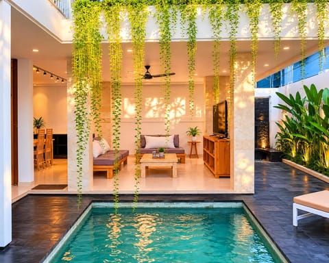 Living room, Garden view, Pool view, Swimming pool, sunbed