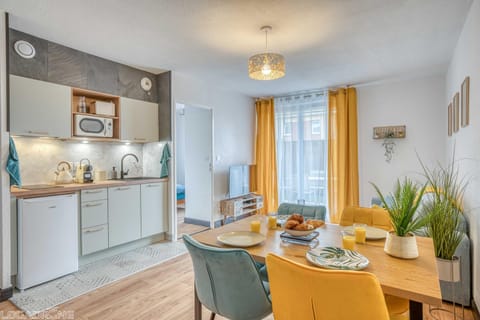 Living room, Dining area, kitchen