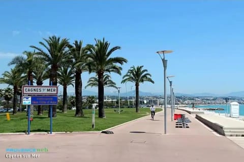 Nearby landmark, Natural landscape