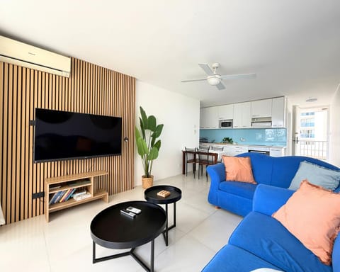 TV and multimedia, Kitchen or kitchenette, Living room, kitchen, air conditioner