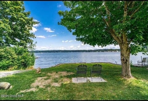 Lakefront Luxury at Stony Pointe House in Saratoga Lake
