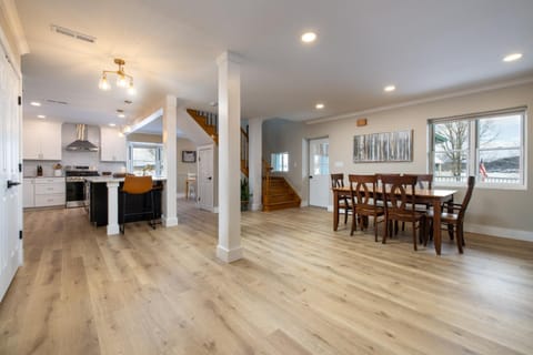 Lakefront Luxury at Stony Pointe House in Saratoga Lake