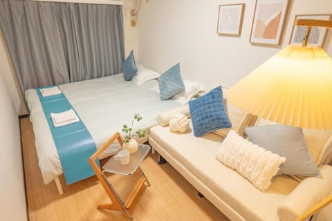 Photo of the whole room, Seating area, Bedroom