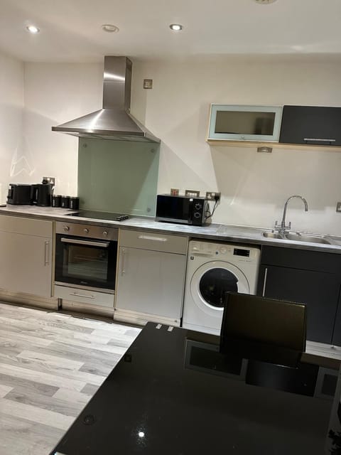 City Centre Balcony Sky Line Square - West Street Apartment in Sheffield