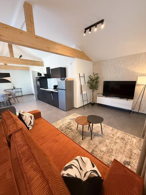 Communal lounge/ TV room, TV and multimedia, Kitchen or kitchenette, Living room, Seating area, Evening entertainment