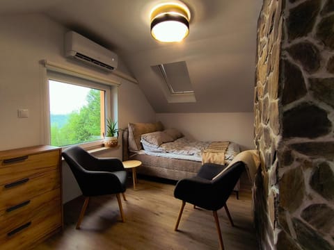 Bed, Living room, Photo of the whole room, Seating area, Bedroom, internet, pet friendly, pet friendly, air conditioner