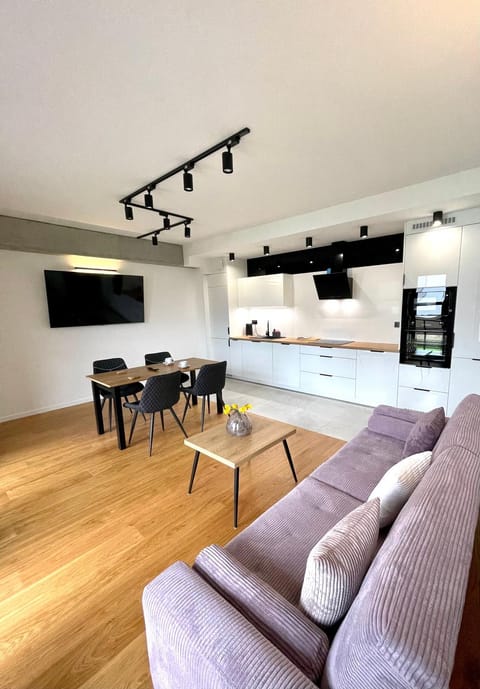 TV and multimedia, Kitchen or kitchenette, Living room, Dining area