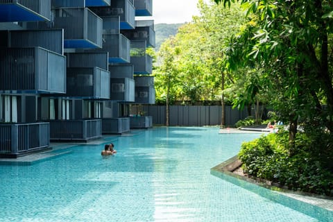 Property building, Day, Pool view, Swimming pool