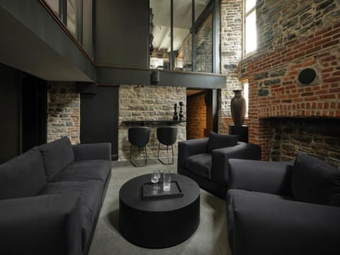 Living room, Area and facilities