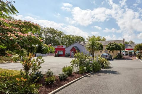 Le Churchill Motel in Normandy