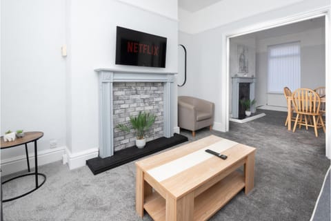 TV and multimedia, Living room, Seating area