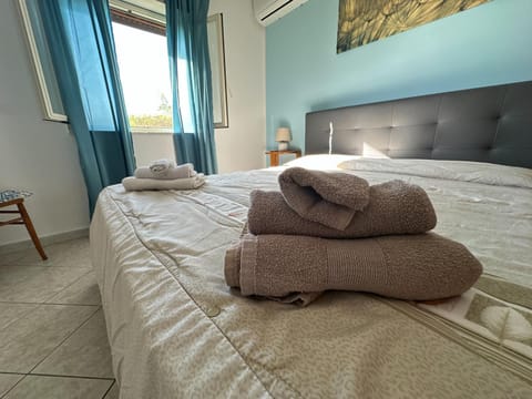 Bed, Decorative detail, Bedroom