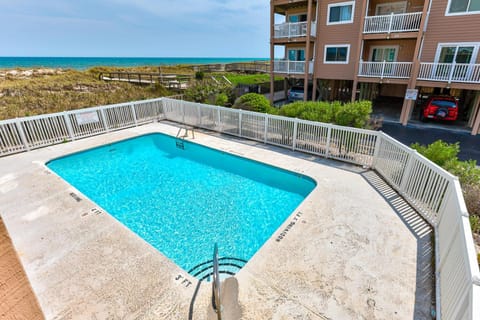 Sand Pebbles C14: Beach Memories by Carolina Beach Realty Apartment in Carolina Beach