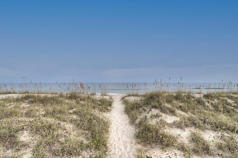 Sand Pebbles C14: Beach Memories by Carolina Beach Realty Apartment in Carolina Beach