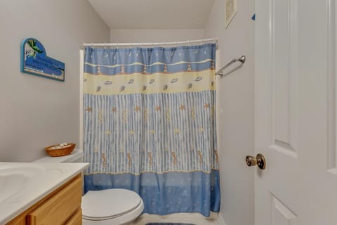 Sand Pebbles C14: Beach Memories by Carolina Beach Realty Apartment in Carolina Beach