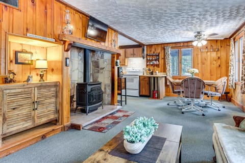 2 Mi to Ossipee Lake Forest-View Sanctuary! House in Freedom