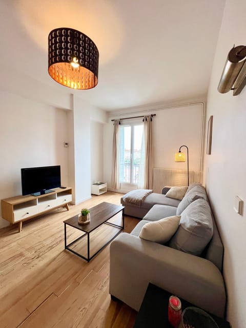 Communal lounge/ TV room, TV and multimedia, Living room, Seating area