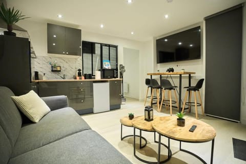 TV and multimedia, Living room, Dining area