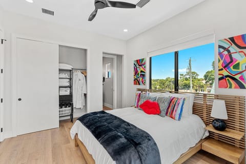 Bed, Photo of the whole room, Bedroom, wardrobe