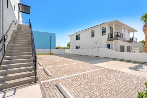 Property building, Parking