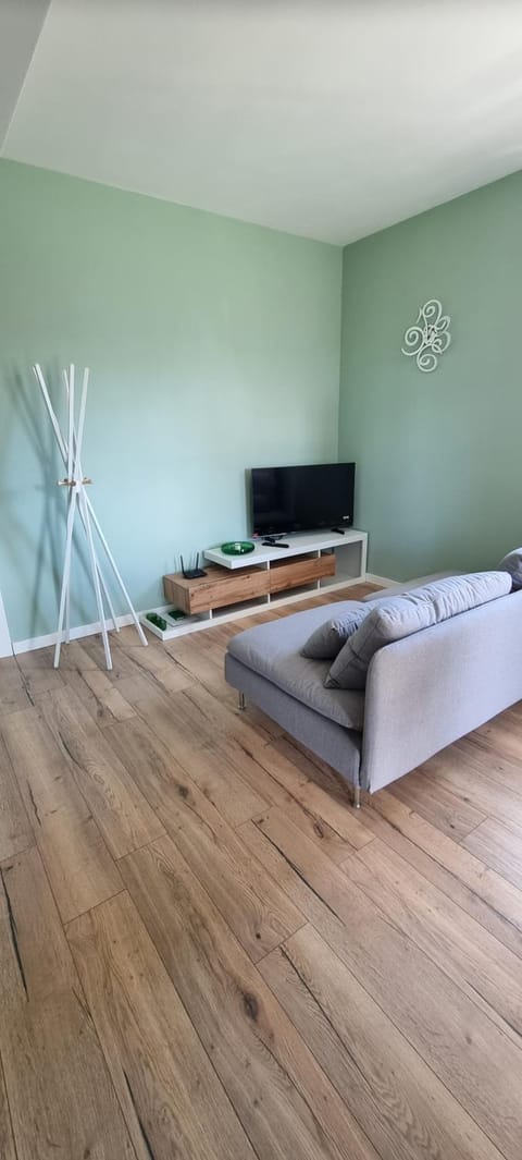 Communal lounge/ TV room, TV and multimedia, Living room, Seating area