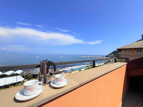 Coffee/tea facilities, View (from property/room)