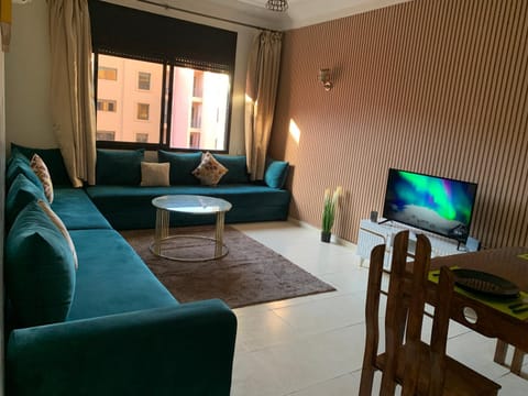 Communal lounge/ TV room, TV and multimedia, Dining area, Evening entertainment