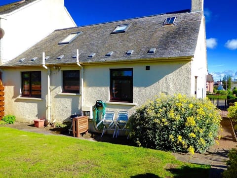 Property building, Spring, Garden, Garden