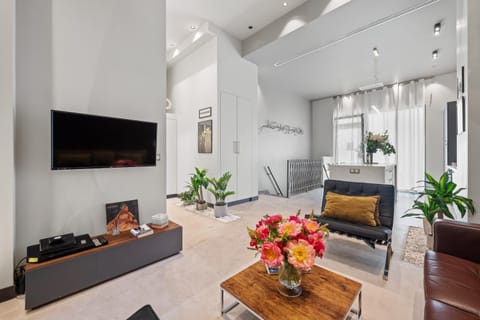 Communal lounge/ TV room, TV and multimedia, Living room, Seating area