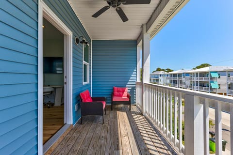 The Longboard Lodge by Carolina Beach Realty House in Carolina Beach