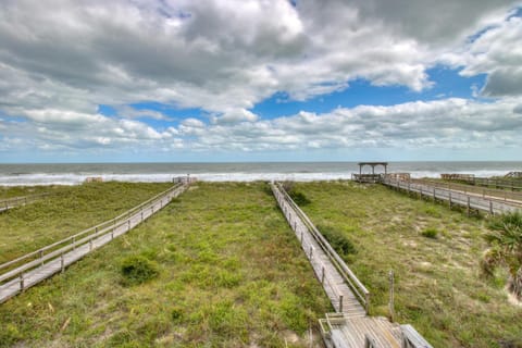 Whitecaps C and D by Carolina Beach Realty Apartment in Carolina Beach