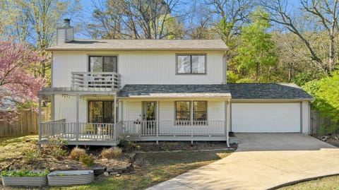 The Markham House-1 mi to UofA-3 mi to DT-Sauna House in Fayetteville