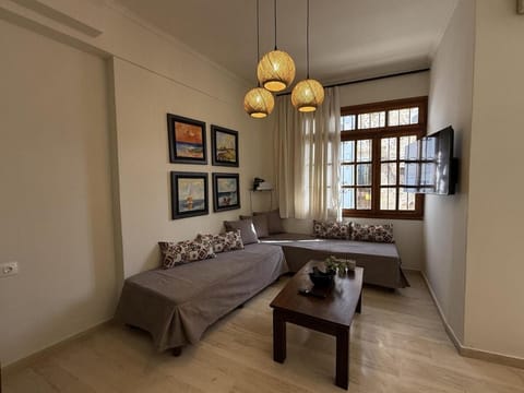 Mariliana Apartments Just 15 Steps from the Libyan Sea House in Myrtos