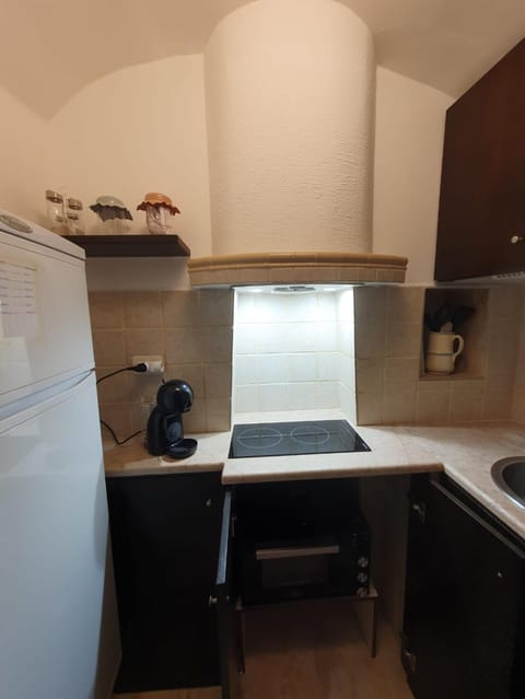 Kitchen or kitchenette, pet friendly, stove