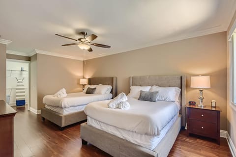 Spacious 3BR- Yard - BBQ - Parking House in Costa Mesa