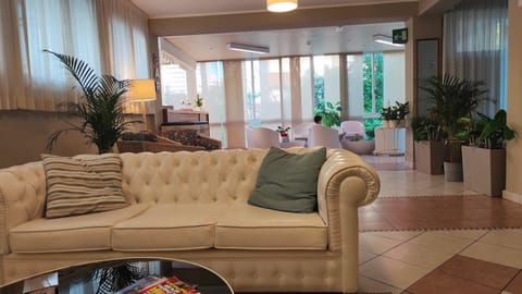 Lobby or reception, Lounge or bar
