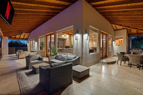 Hot Property Foothills Heated Pool Spa Sleeps16plus House in Catalina Foothills