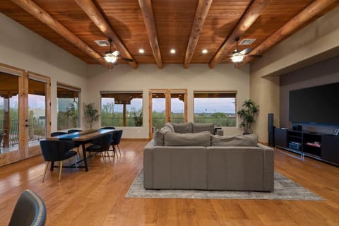 Hot Property Foothills Heated Pool Spa Sleeps16plus House in Catalina Foothills