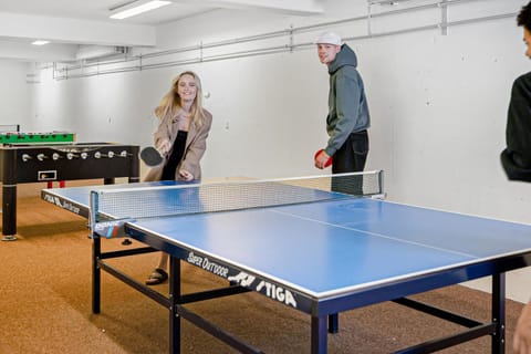 Game Room, Table tennis, Table tennis