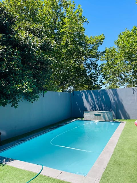 ANNIKA B&B Claremont Bed and Breakfast in Cape Town